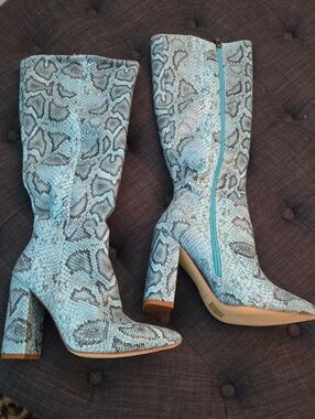 Simmi London Faux Python Boots NWOT